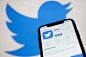 马斯克被网友「罢免」后，可能要把 Twitter 交给带着全家睡公司的「卷王」 : 招人啦！招新 CEO！