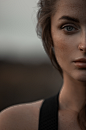 人1392x2100肖像显示黑发女人模型景深景蓝眼睛刺穿裸肩镂空鼻子鼻环