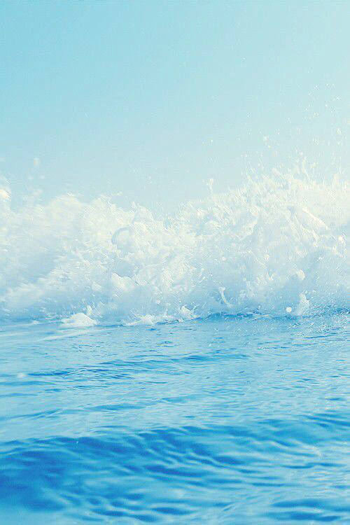 Blue. 海