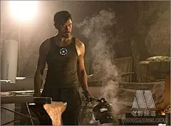 电影《钢铁超人》海报+剧照