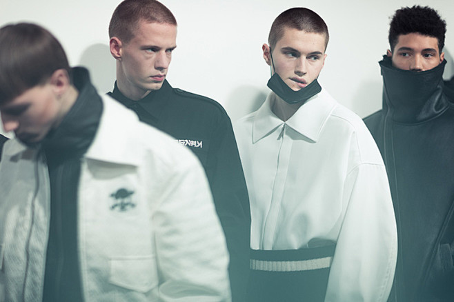 D.GNAK FW18 Backstag...