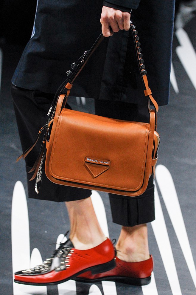 Prada Spring 2018 Re...