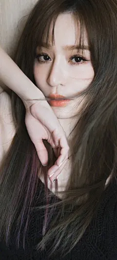王心凌吊带黑裙手机壁纸