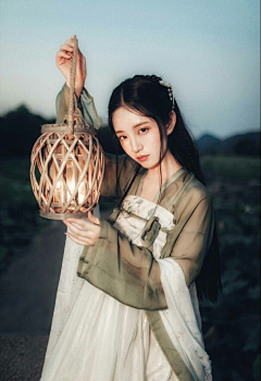 猪八盖哇采集到灯