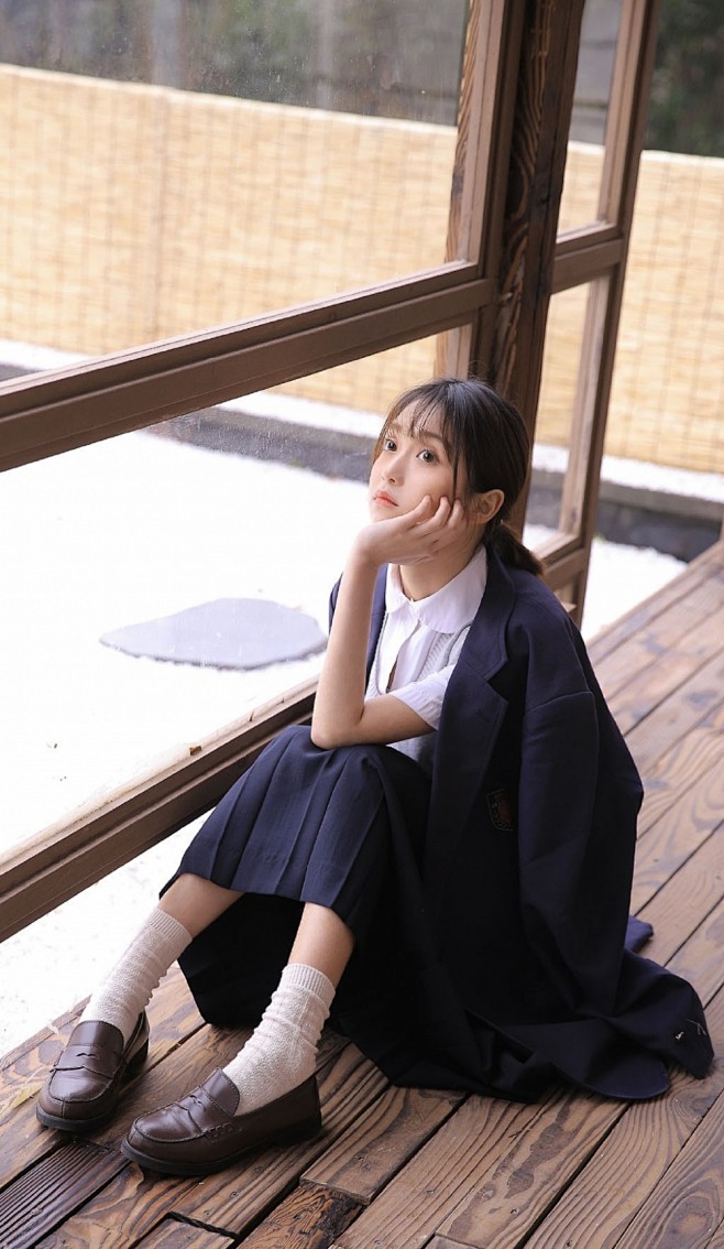 极品清纯校园学生妹制服美女户外空灵氧气写真唯一图库