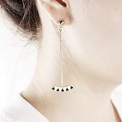 移动专享:noonoo fingers check wing bar ball earring 埃及法老王锯齿 耳环 348元包邮（需用码）_讲究优惠_什么值得买 : 讲究此款售价398元，使用优惠码“smzdm195”立减50元（在我的账户里面的讲究卡券兑换下输入优惠码，PC暂时不支持），到手价348元包邮，有需要的值友可以考虑入手。