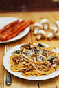 yumcitynw:

Sun Dried Tomato and Mushroom Pasta in a Garlic and Basil Sauce | YUMCITY