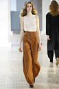 Lemaire Spring 2016 Ready-to-Wear Fashion Show : See the complete Lemaire Spring 2016 Ready-to-Wear collection.