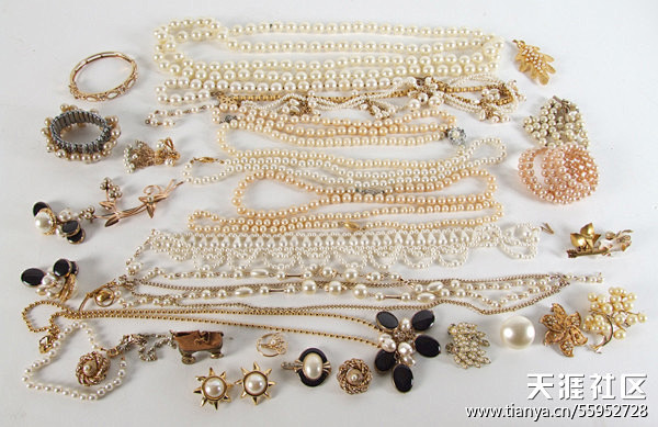许多人造珍珠都非常便宜，不过大多数好的品...