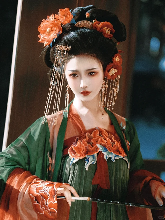 “大唐最尊贵的芙蓉花永不凋谢。” - 小...