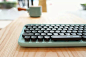 Kate Spade要卖，以及，这款机械键盘很时尚 | 浮华日报_时尚_好奇心日报