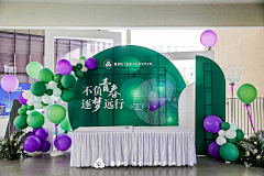 11路团长采集到背景板设计