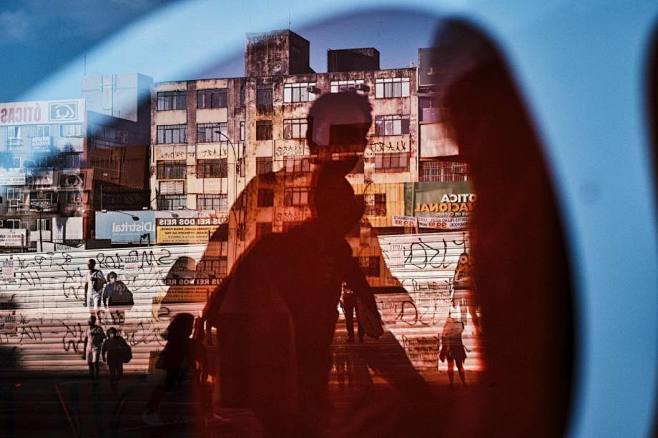 光与影，街头摄影师Gustavo Min...