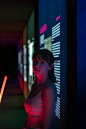 免费 霓虹女人 素材图片