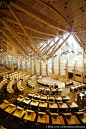 苏格兰议会大厦的木结构大厅，英年早逝米拉莱斯的天才之作。