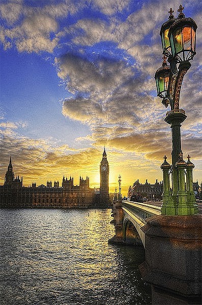  日落，英国伦敦，泰晤士河。 
