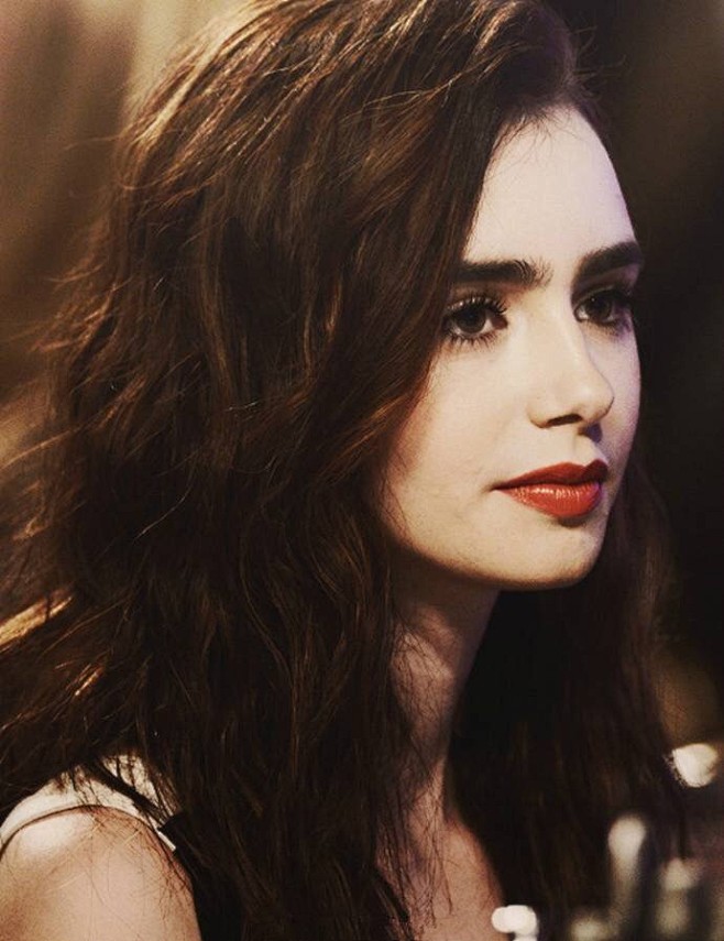 Lily Jane Collins 每一...