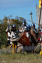 #甲胄# #冷兵器# 
一组重演照片，来自瑞典古战重演活动《维斯比之战2016》（Battle Of Wisby 2016）。维斯比之战是发生在公元1361年，交战双方是丹麦国王瓦尔德马四世（Valdemar IV）率领的丹麦军队和维斯比贵族和自耕农组成的当地军队，战斗以丹麦人的获胜而告终。 ​​​​
