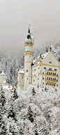 Snowy, Neuschwanstein Castle, Germany
photo via emelia