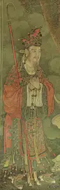 法海寺里的壁画有很多，但最著名的非法海寺水月观音莫属。据说，法海寺水月观音被艺术家誉为中国的西斯廷圣母，而画下这幅法海寺水月观音的宛福清、王恕就是中国的拉斐尔。法海寺水月观音作为法海寺的镇寺之宝，据专家评价，法海寺壁画可与欧洲文艺复兴时期的壁画和敦煌壁画相媲美，堪称我国明代壁画之最。