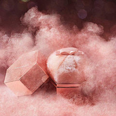 Evelyn_11采集到BD-FENTY BEAUTY