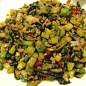 湘味绿三丁，这道菜深得我心，老金借用了黑三剁的做法，用黄瓜皮、莴笋和杭椒制成。