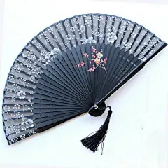 梅樱话真丝手绘檀香扇子 折扇女工艺扇中国古风丝绸竹木 古典复古@北坤人素材