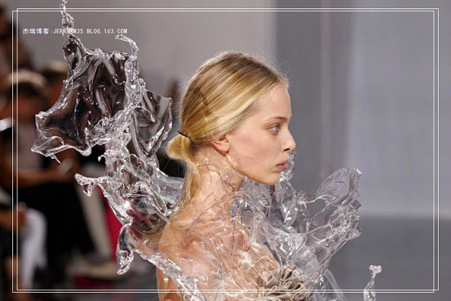 Iris Van Herpen 2011...