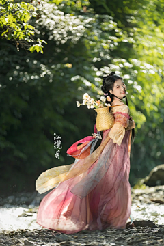 【古风】真人COS参考-花瓣网|陪你做生活的设计师 | 这是谁家的小仙女跑出来了 - 小红书