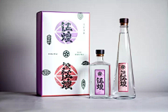 YUpoi采集到酒瓶设计