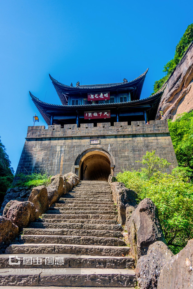 中国四川广元剑门关风景区剑阁关楼 - 图虫创意-全球领先正版素材库-Adobe Stock中国独家合作伙伴