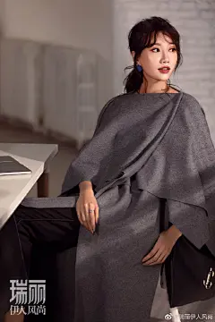 #李斯羽0416生日快乐#她是《不可思议时尚家》中谈笑自如的时尚主播，也是《偶滴歌神啊》中机智搞笑的表情包担当，更是影视剧舞台上气场十足的魅力女神！选择做一件事情她就默默做到最好，她的世界简单而又真实。今天是@李斯羽 的生日，祝福我们的女神生日快乐！ ​​​​