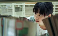 陈都灵校园图书馆桌面壁纸