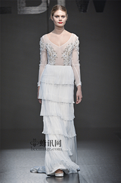 时装周__蜂讯网采集到婚纱——2016春夏已更新