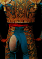 【千钧一发之后】After a close call: César Rincón in his bullfight suit, ph. Peter Müller, Germany, 2000
