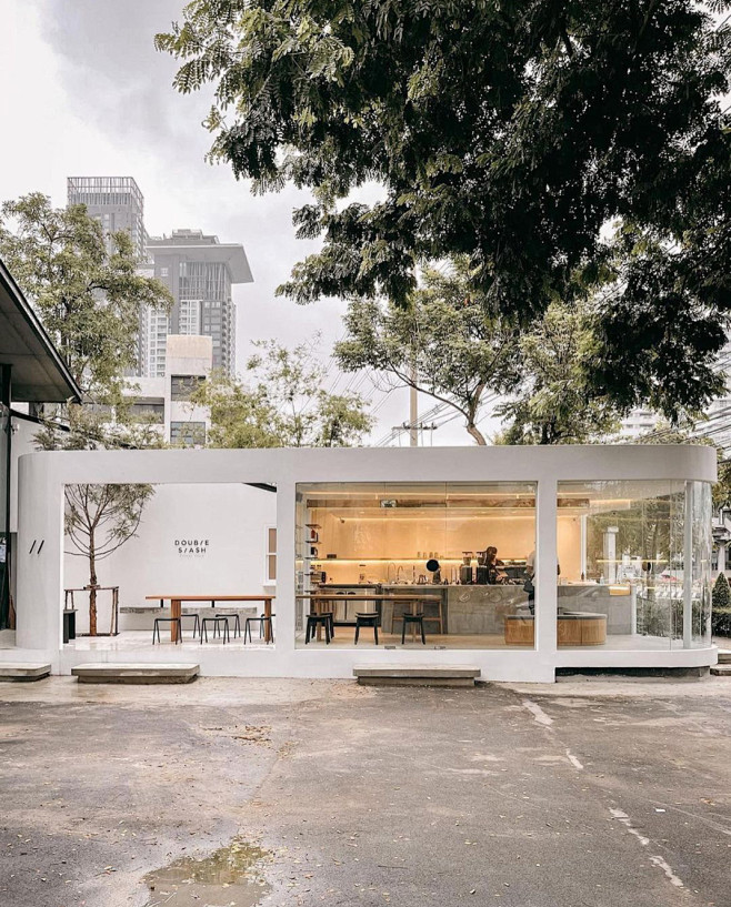  double slash coffee space logo vi 