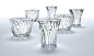 
项目标签

 设计公司 :
吉冈德仁
 文章分类 :
设计
 标签 :
glassIndustry designKartellMilanTokujin Yoshioka工业设计米兰
 

日本设计师Tokujin Yoshioka为意大利玻璃品牌商Kartell设计了这一系列玻璃家具。
玻璃家具的侧面与表面有着分布着放射状的棱镜凹槽，这些棱镜折射出的光线，让凳
儿如水晶般闪耀。该系列家具正在2013米兰设计周上展出。