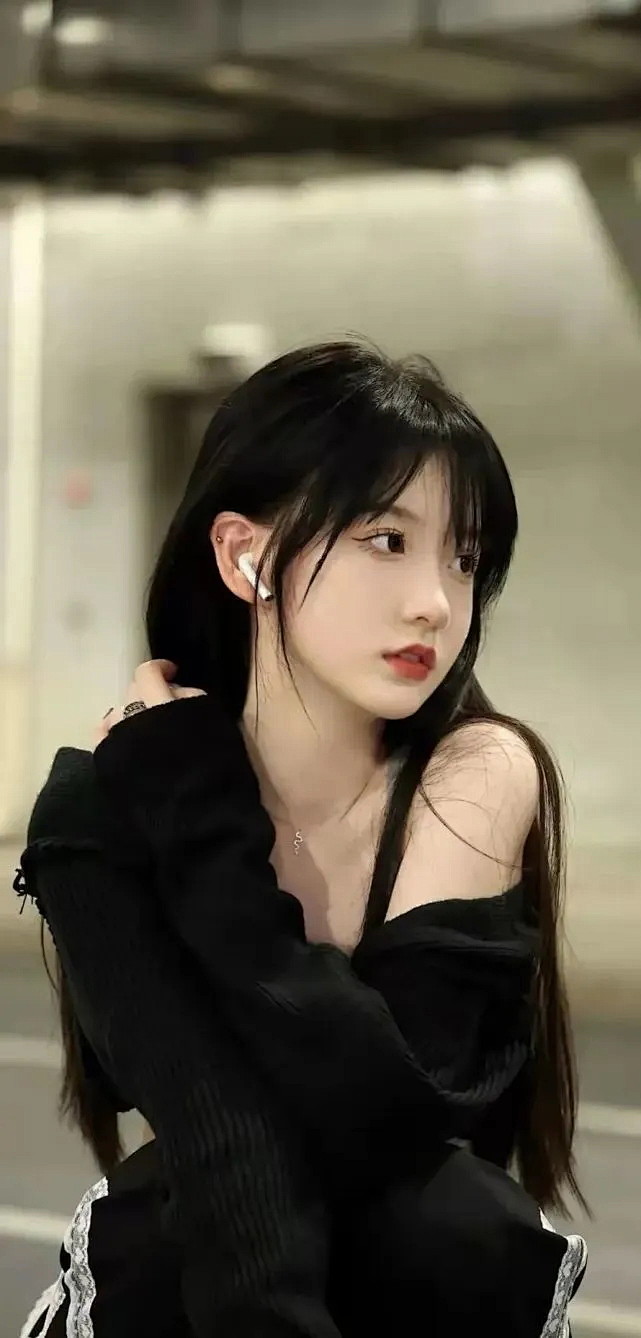纯情的黑色系女友