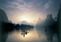 漓江山水甲天下。漓江，桂林人民的母亲河，是中国锦绣河山的一颗明珠，是桂林风光的精华，是桂林风光的灵魂，是桂林风光的精髓。