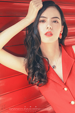 我去洗把脸啊采集到美女素材