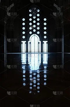 哈山二世清真寺的窗户和洞口的对称反射。
