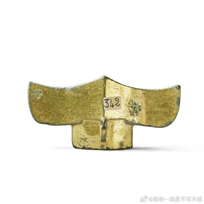 这个格不是剑格，是“铩”格，铩是汉代特有的一种长杆兵器，古籍中也有定义：“铩，铍有镡也。——五代· 徐锴《说文系传》”。考古实物也颇多，铩应该 ...