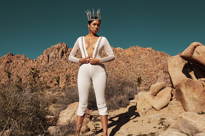 Fashion Desert Queen...