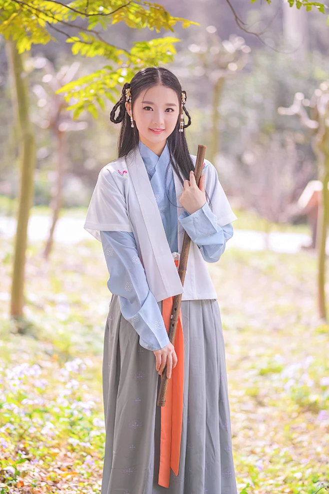 重回汉唐 忍冬 原创设计汉服女装绣花对襟半臂交领齐腰襦裙秋装-淘宝网-花瓣网