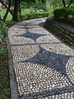 yzq_9527采集到庭院鹅卵石步道