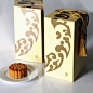 Mooncake Box 2013 : Mooncake box for Banyan Tree Gallery Macau with Circle of life Theme, Inspired by the shape of the full moon, Banyan Tree's circle of life motif symbolises reunions. Celebrated on the 15th of the eighth month in the Chinese calendar, t