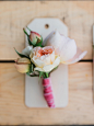 新郎胸花。来自：婚礼时光——关注婚礼的一切，分享最美好的时光。#胸花##新郎造型#