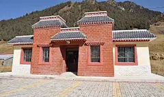 聚焦丨白银这个厕所全省出名了，猜猜是哪里的？ : 这几日，甘肃旅游厕所出名了 外国游客盛赞，央视报道，各自媒体聚焦 那么猜猜看， 上图这个厕所是白银哪里的？ 啥情况？答案看下面 ▼11月28日新闻联播报道敦煌旅游厕所 ▼甘肃部分旅游名厕一览 ▲金昌市金水湖景区花
