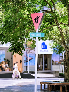 SSSJJR采集到展览/户外广告