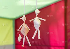 用树皮做的娃娃